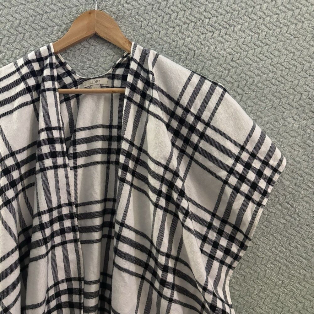 LOFT Plaid Fringe Shawl Wrap Poncho White Black Women's Fashion Accessory